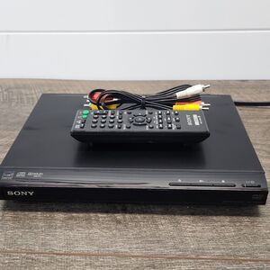 Sony DVP-SR210P Black CD/DVD Player With Remote And Cables - Tested